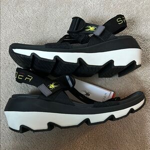 NWT Spyder Black Sandals with Yellow Accents Size 8 1/2